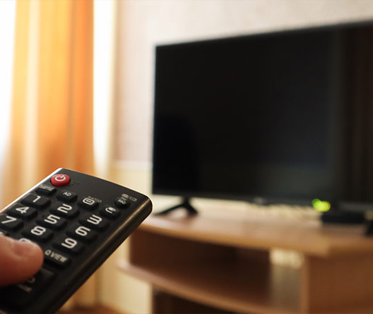 Telewizor z idealnym obrazem po ustawieniu anteny przez Anteny Gdańsk
